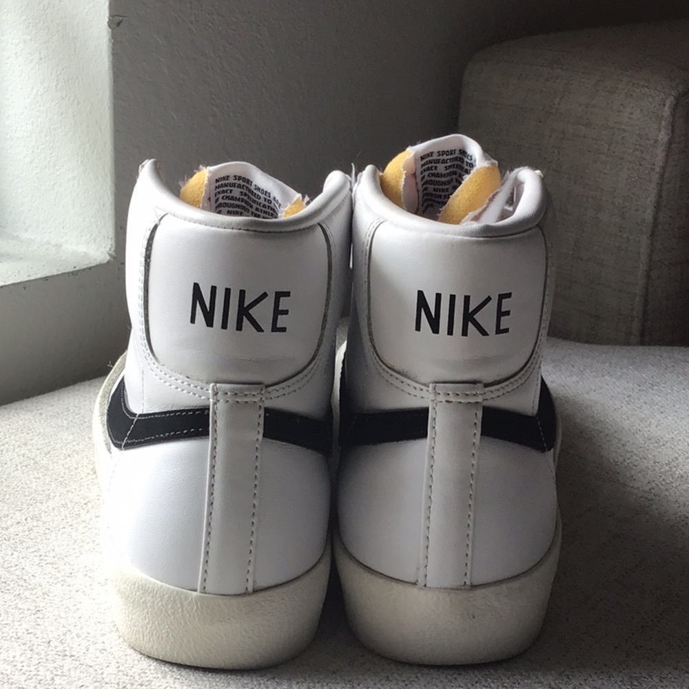 Nike Blazer Mid Sneakers - Picture 8 of 8